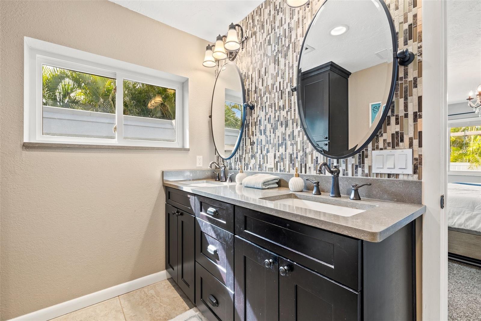 1433 74TH CIR NE, ST PETERSBURG, FL, 33702