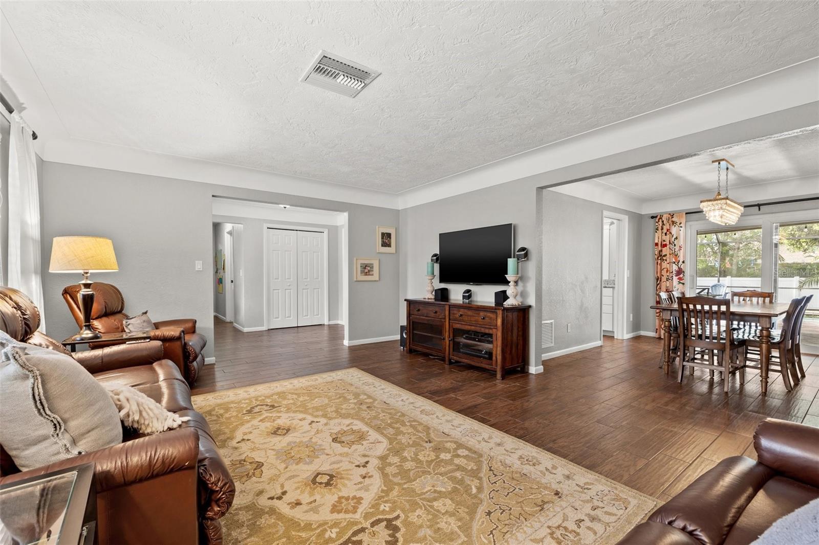 1433 74TH CIR NE, ST PETERSBURG, FL, 33702