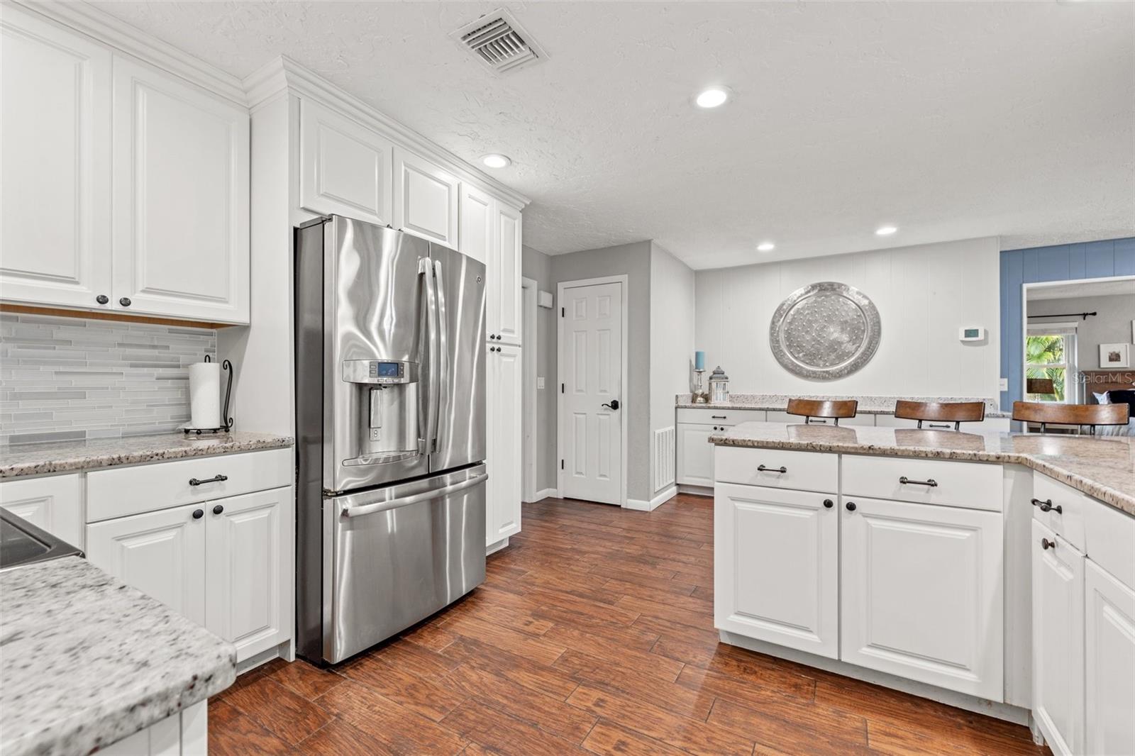 1433 74TH CIR NE, ST PETERSBURG, FL, 33702
