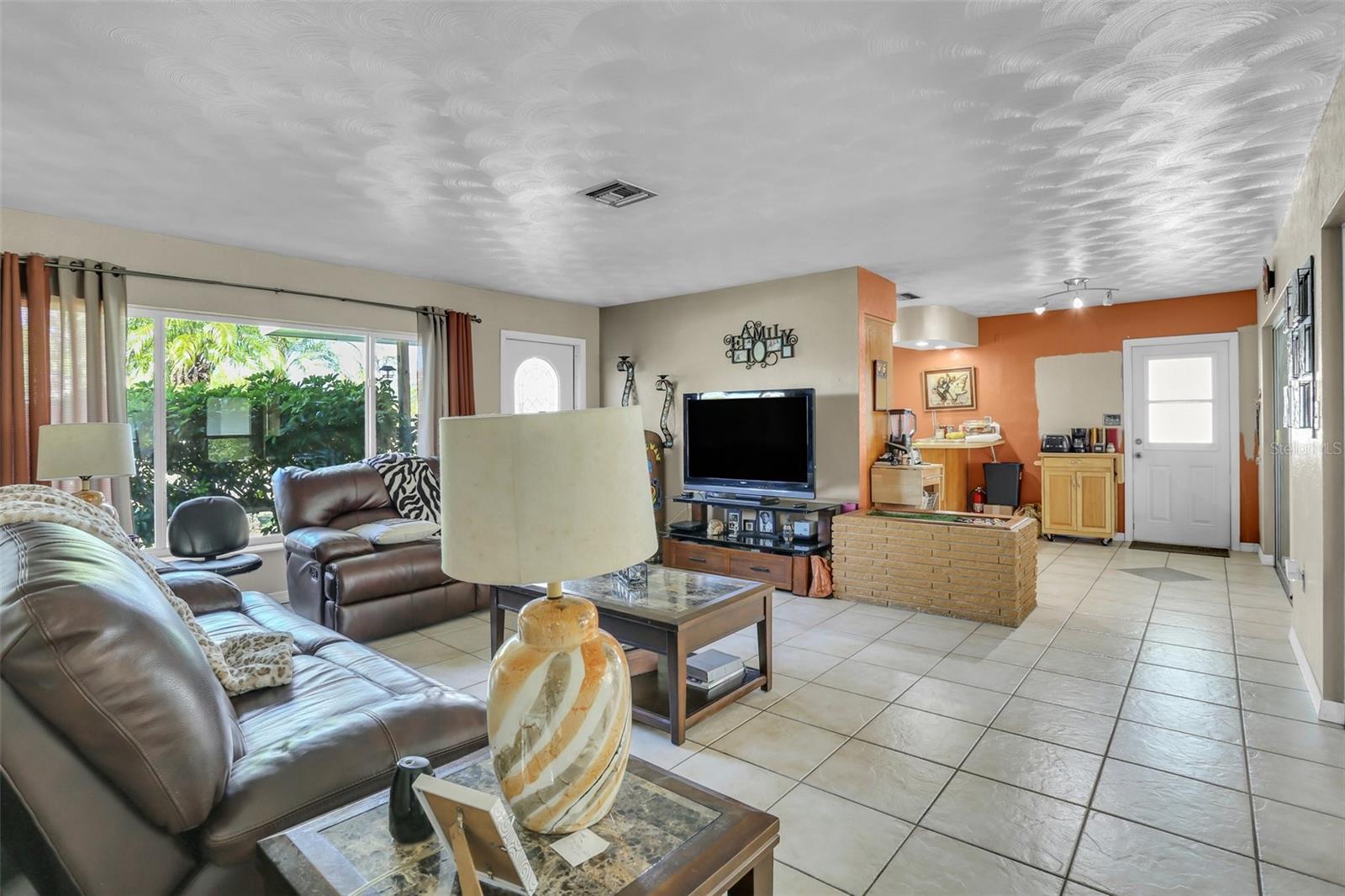 525 SKYLARK LN NW, PORT CHARLOTTE, FL, 33952