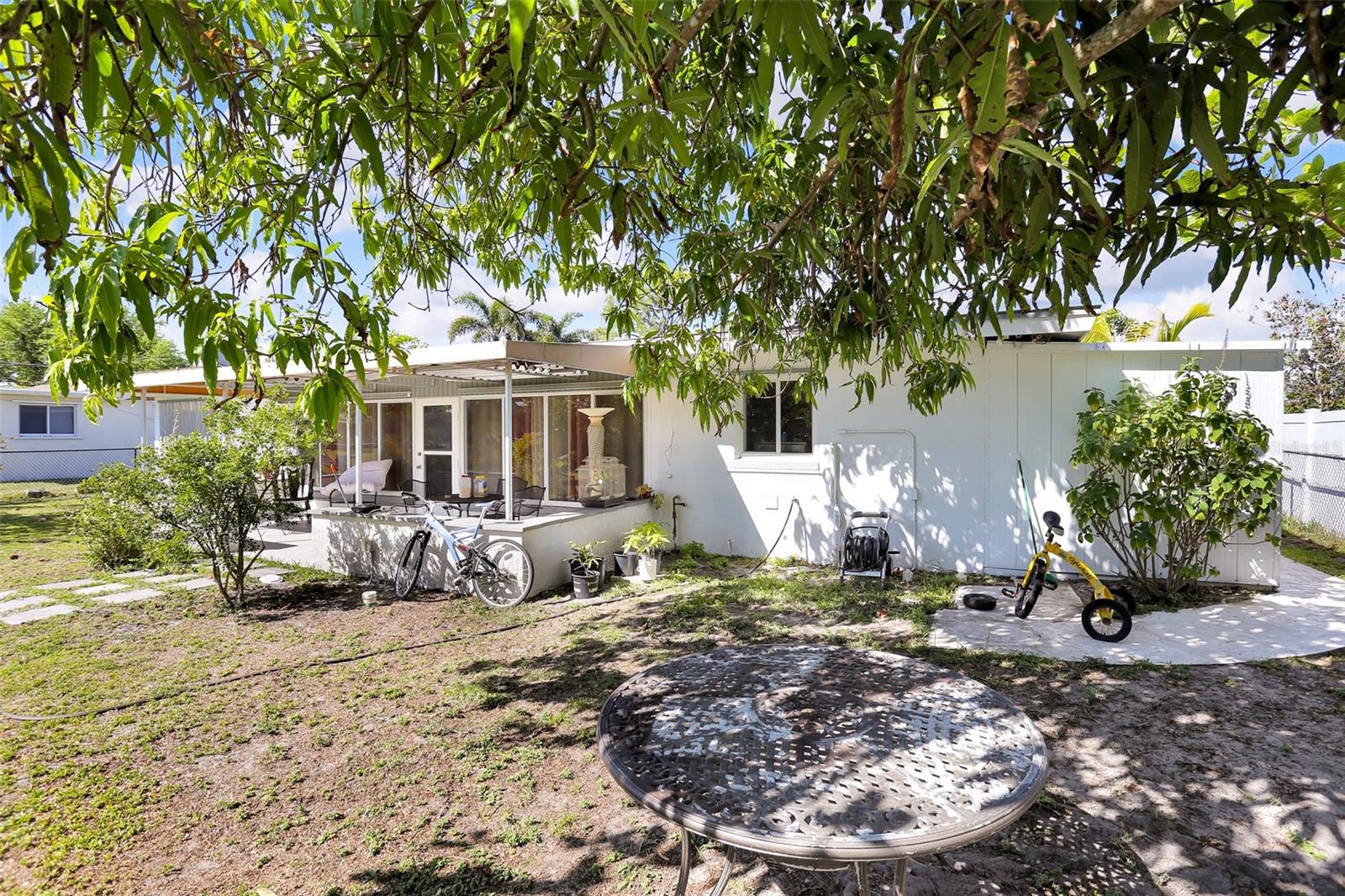525 SKYLARK LN NW, PORT CHARLOTTE, FL, 33952