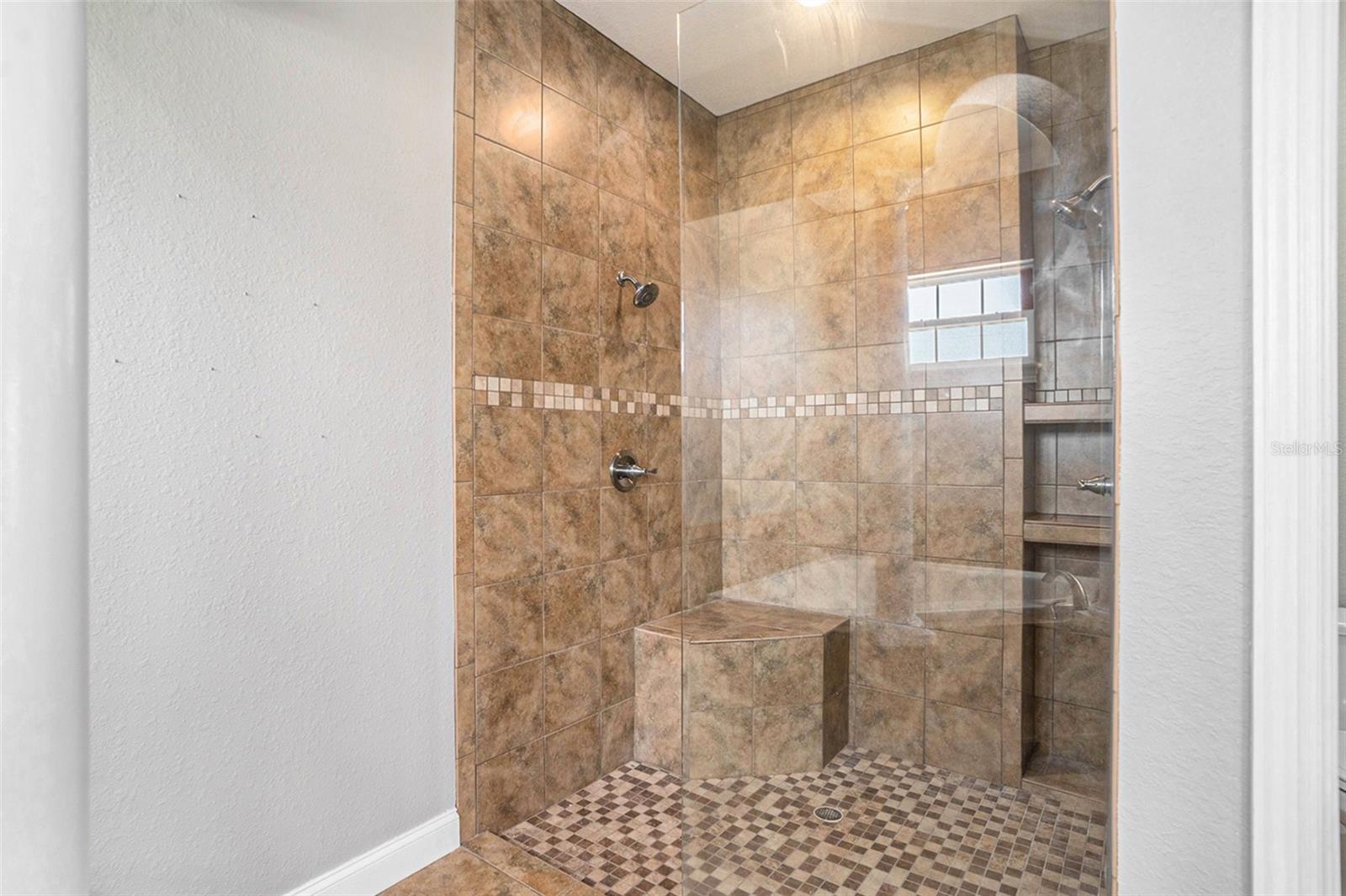 260 MOCCASIN HOLLOW RD, LITHIA, FL, 33547