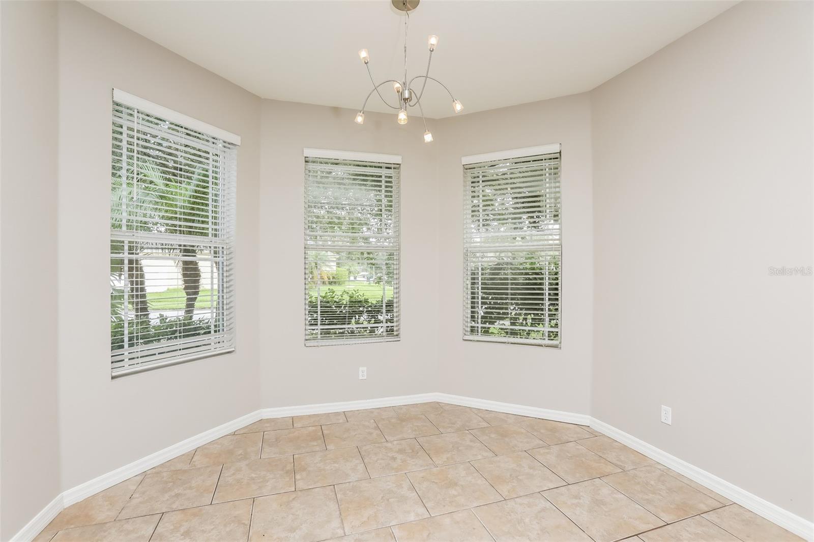 1552 WHITEWATER FALLS DR, ORLANDO, FL, 32824