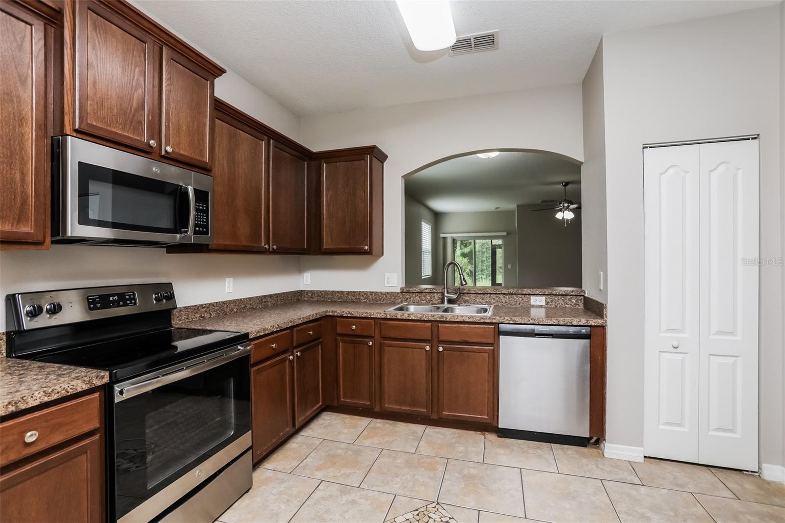1552 WHITEWATER FALLS DR, ORLANDO, FL, 32824
