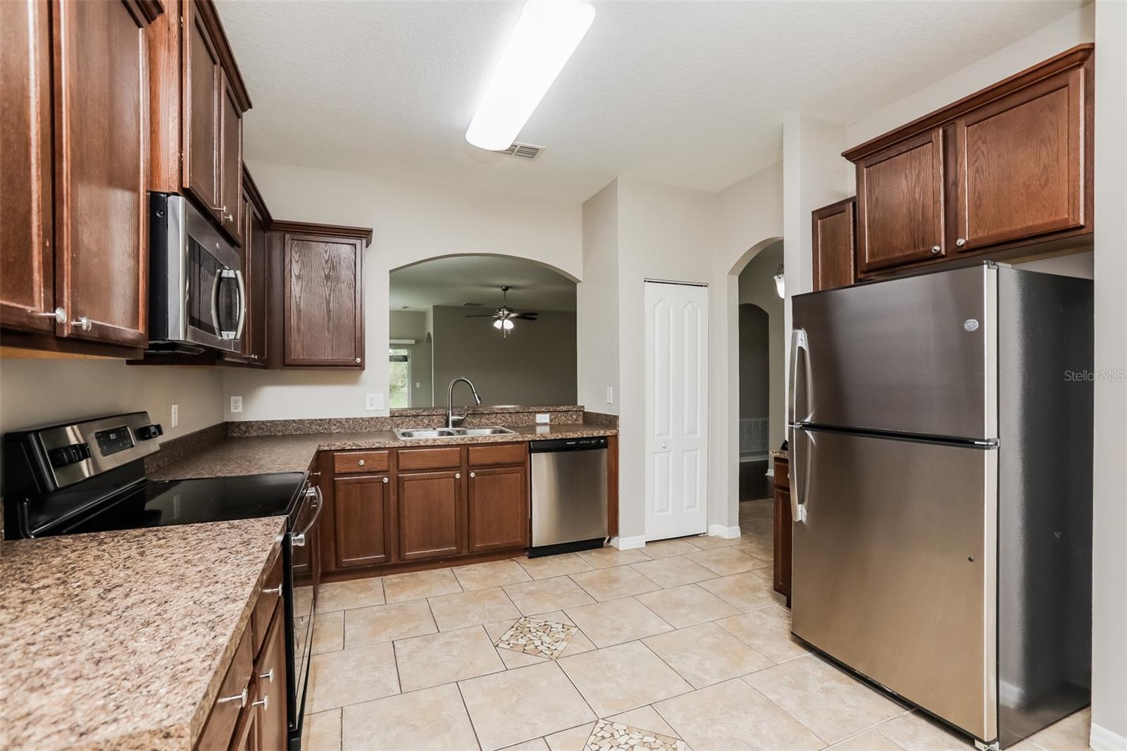 1552 WHITEWATER FALLS DR, ORLANDO, FL, 32824