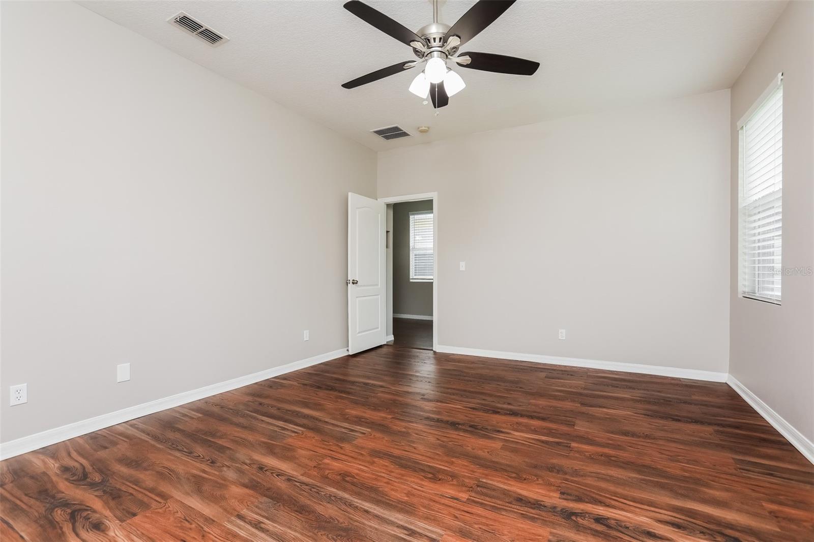 1552 WHITEWATER FALLS DR, ORLANDO, FL, 32824