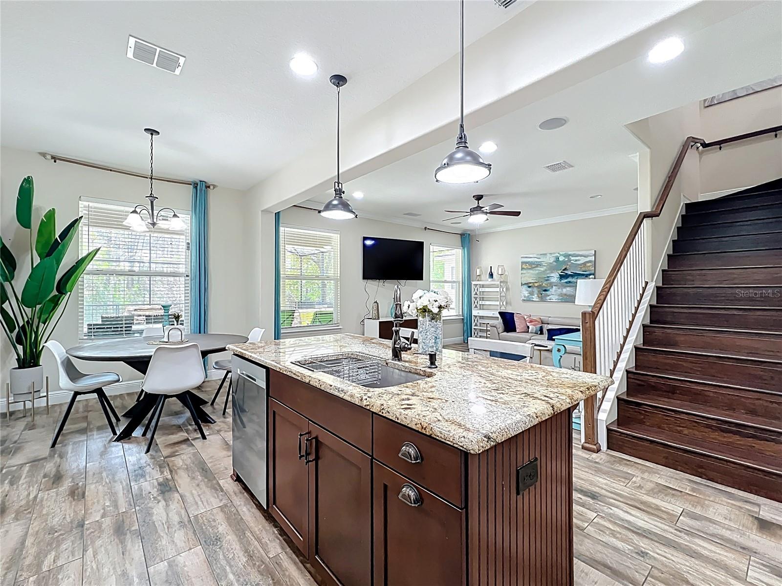 1813 VISTA MEADOWS DR, OCOEE, FL, 34761