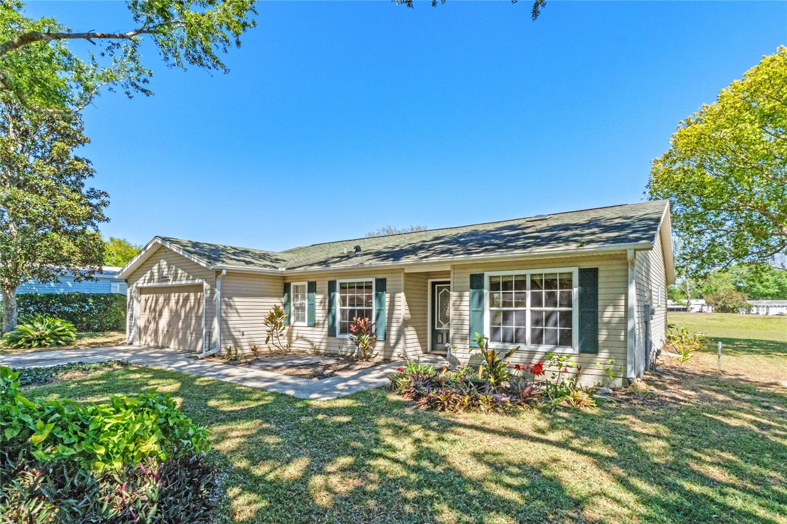 25642 OAK ALY, LEESBURG, FL, 34748