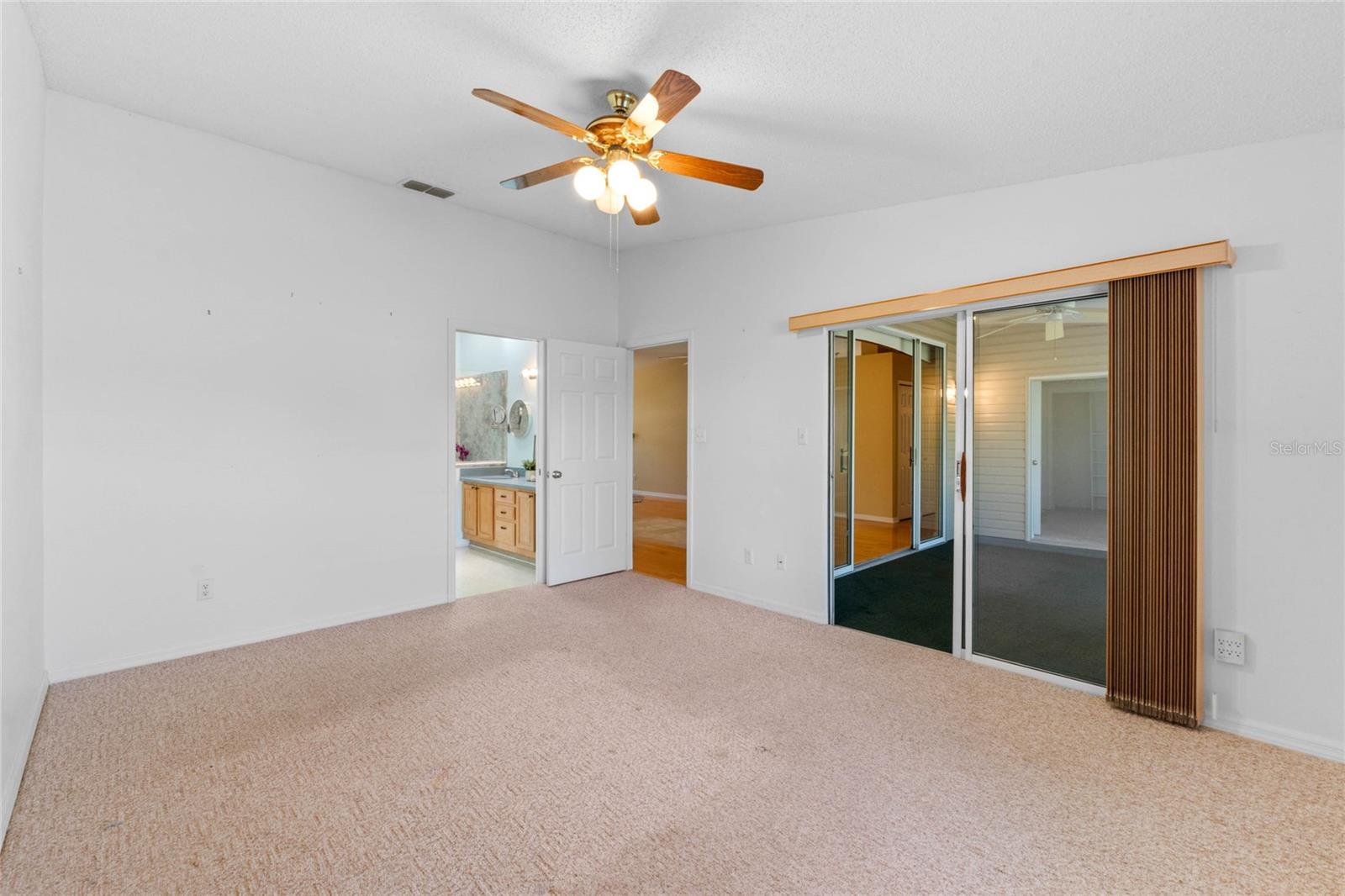 25642 OAK ALY, LEESBURG, FL, 34748