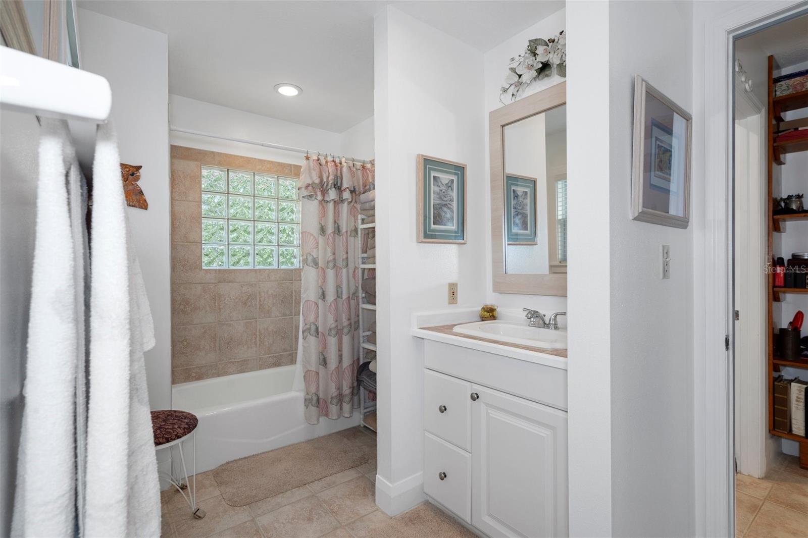18 WINDING RIVER LN, INGLIS, FL, 34449