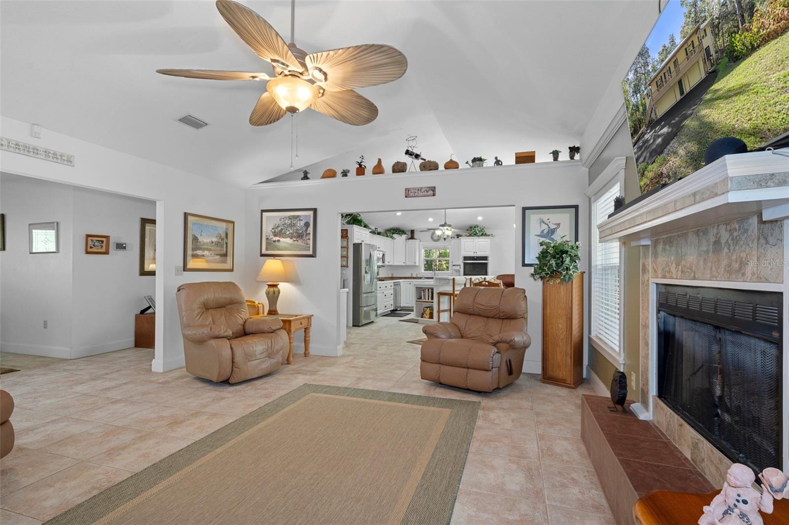 18 WINDING RIVER LN, INGLIS, FL, 34449