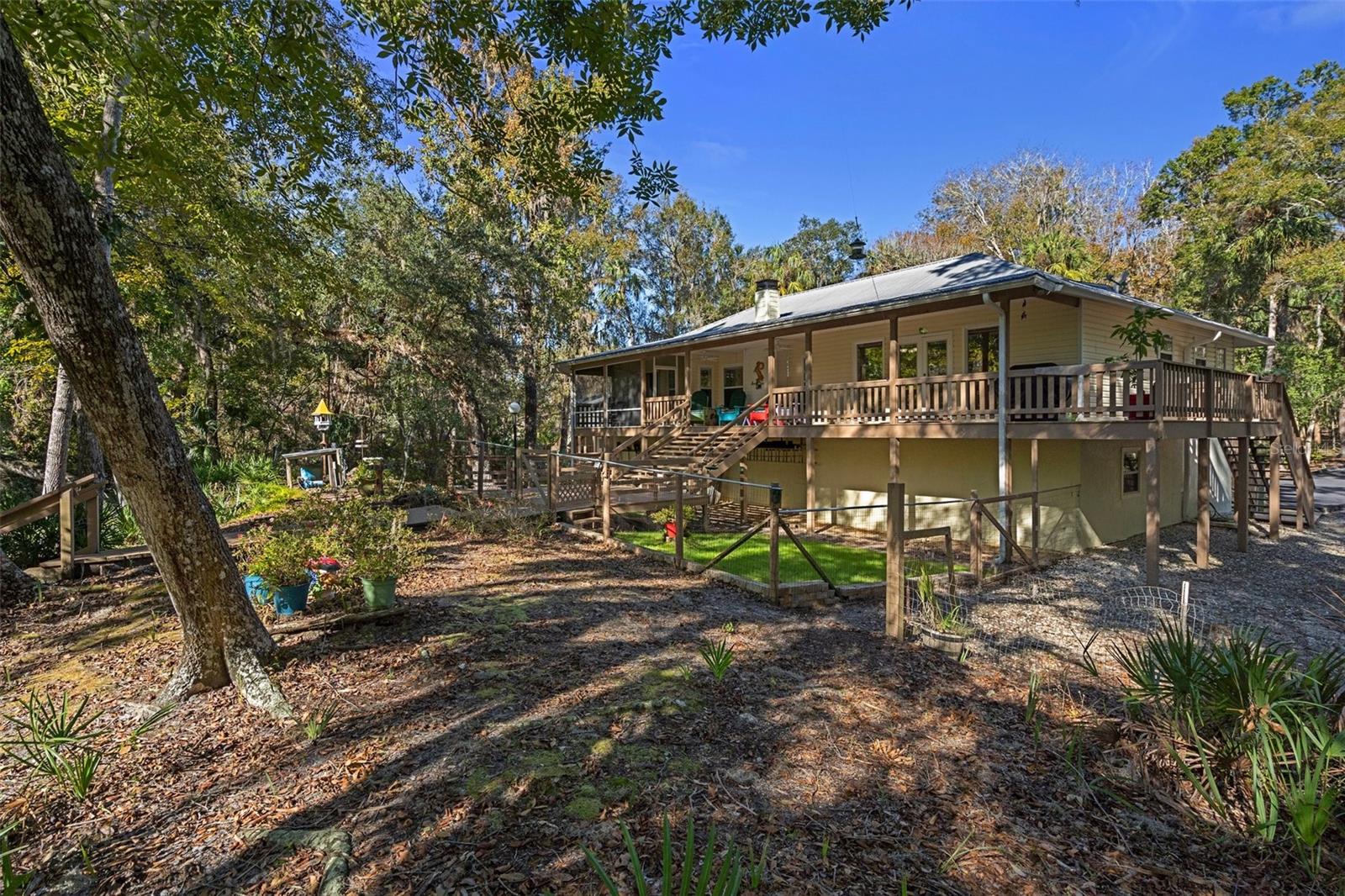 18 WINDING RIVER LN, INGLIS, FL, 34449
