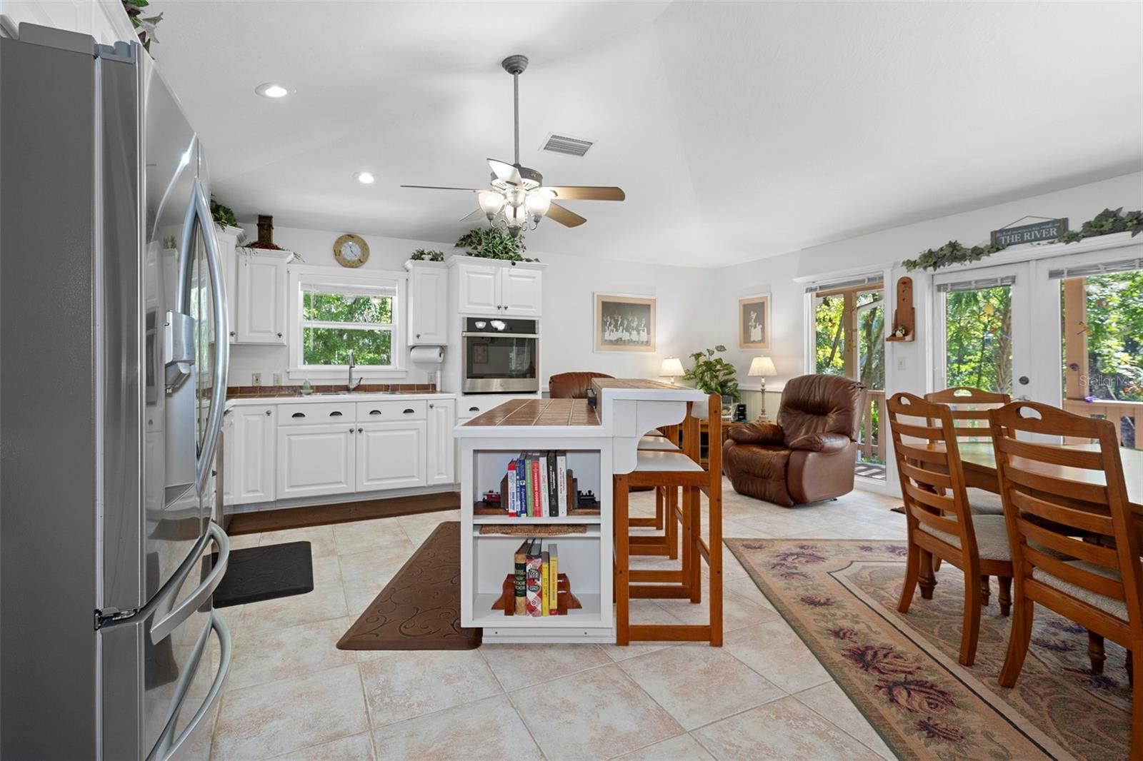 18 WINDING RIVER LN, INGLIS, FL, 34449