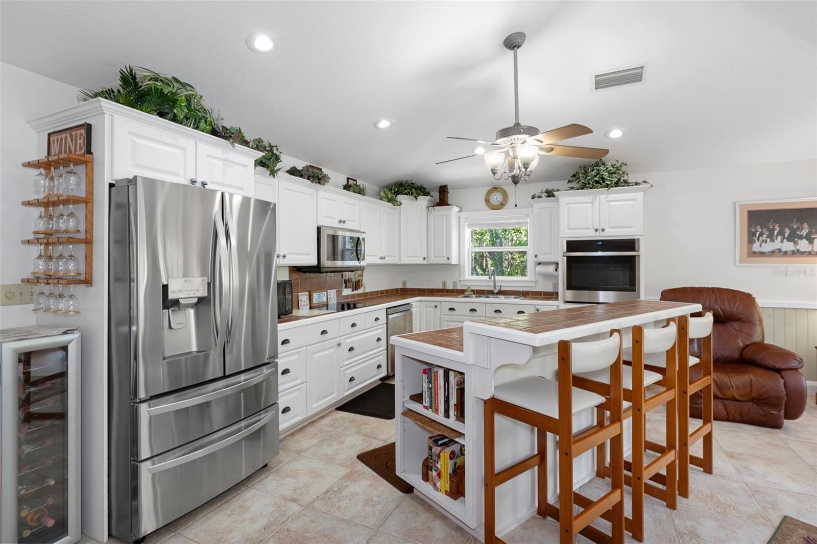 18 WINDING RIVER LN, INGLIS, FL, 34449