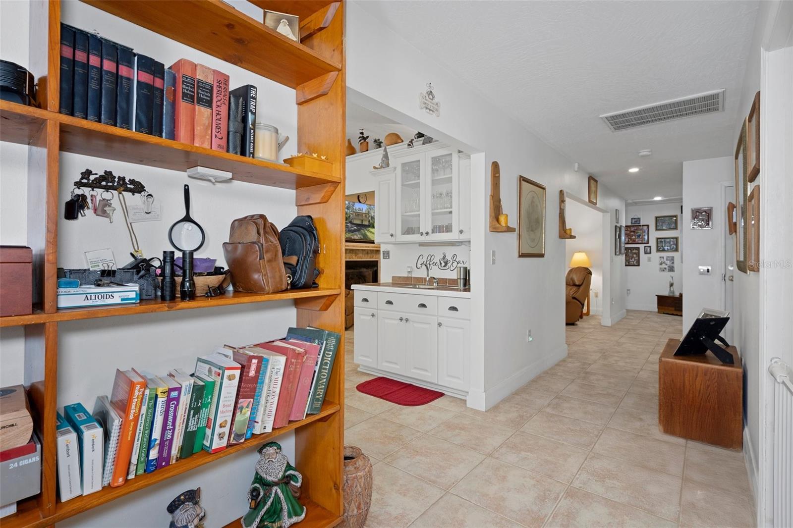18 WINDING RIVER LN, INGLIS, FL, 34449
