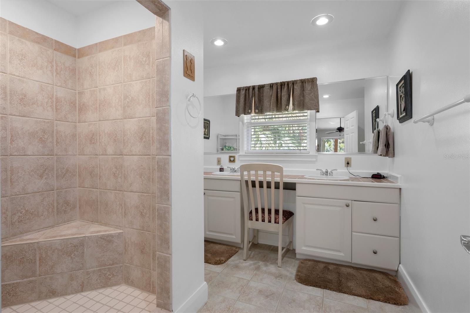 18 WINDING RIVER LN, INGLIS, FL, 34449