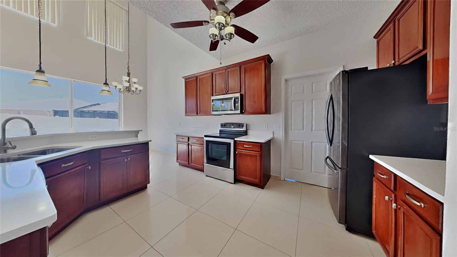 539 LAKEVIEW DR, POINCIANA, FL, 34759
