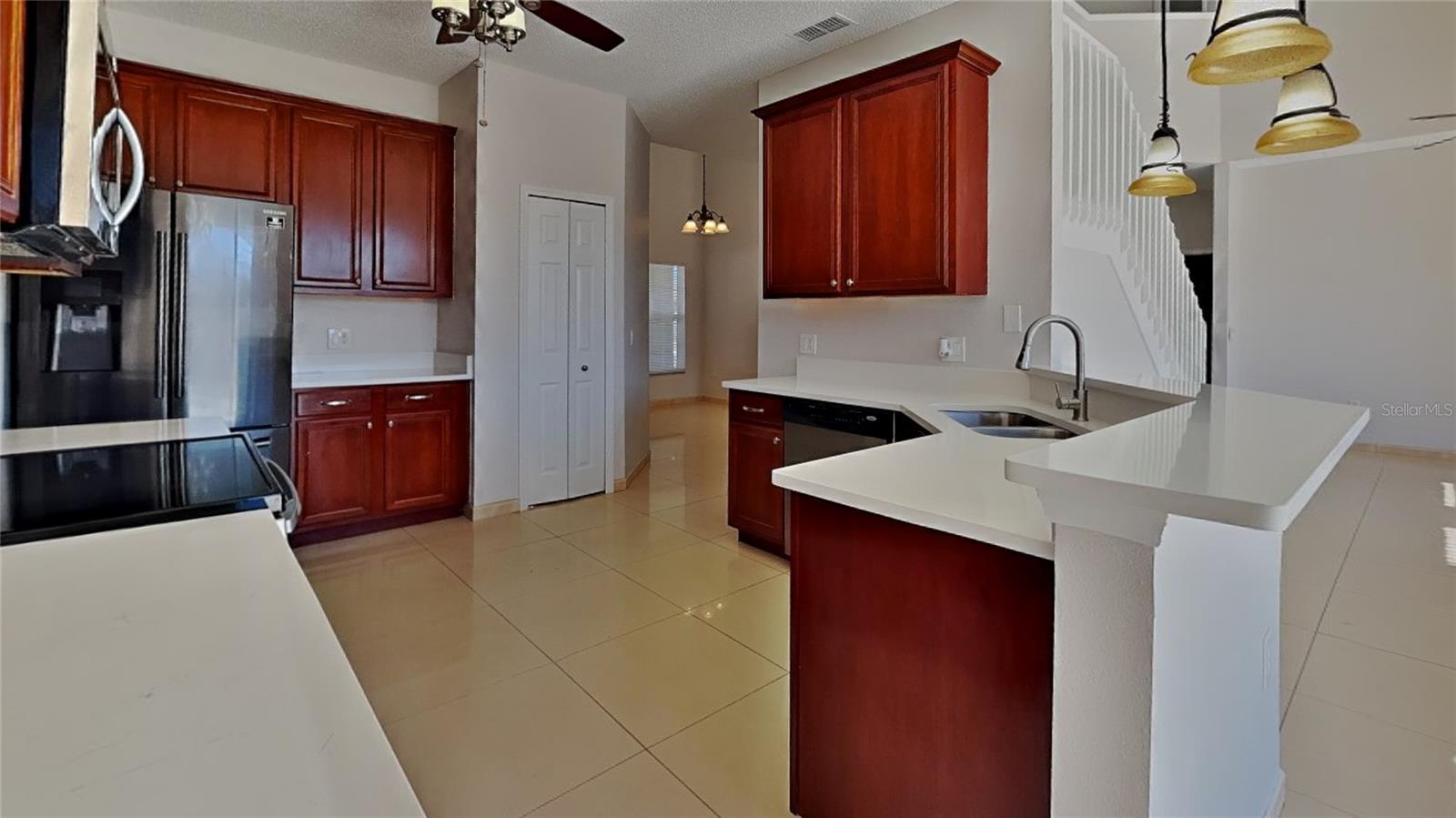 539 LAKEVIEW DR, POINCIANA, FL, 34759