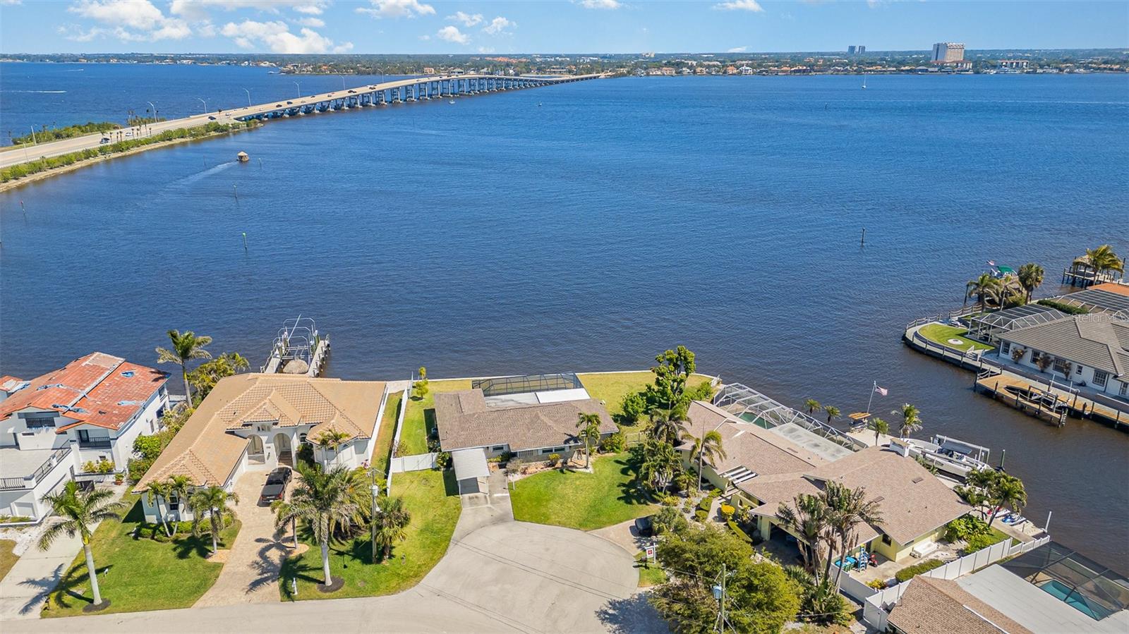 1750 SANDY CIR, CAPE CORAL, FL, 33904