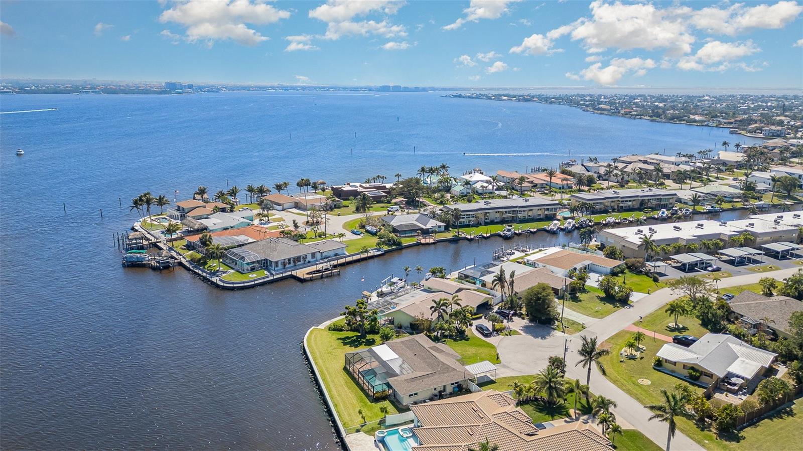1750 SANDY CIR, CAPE CORAL, FL, 33904