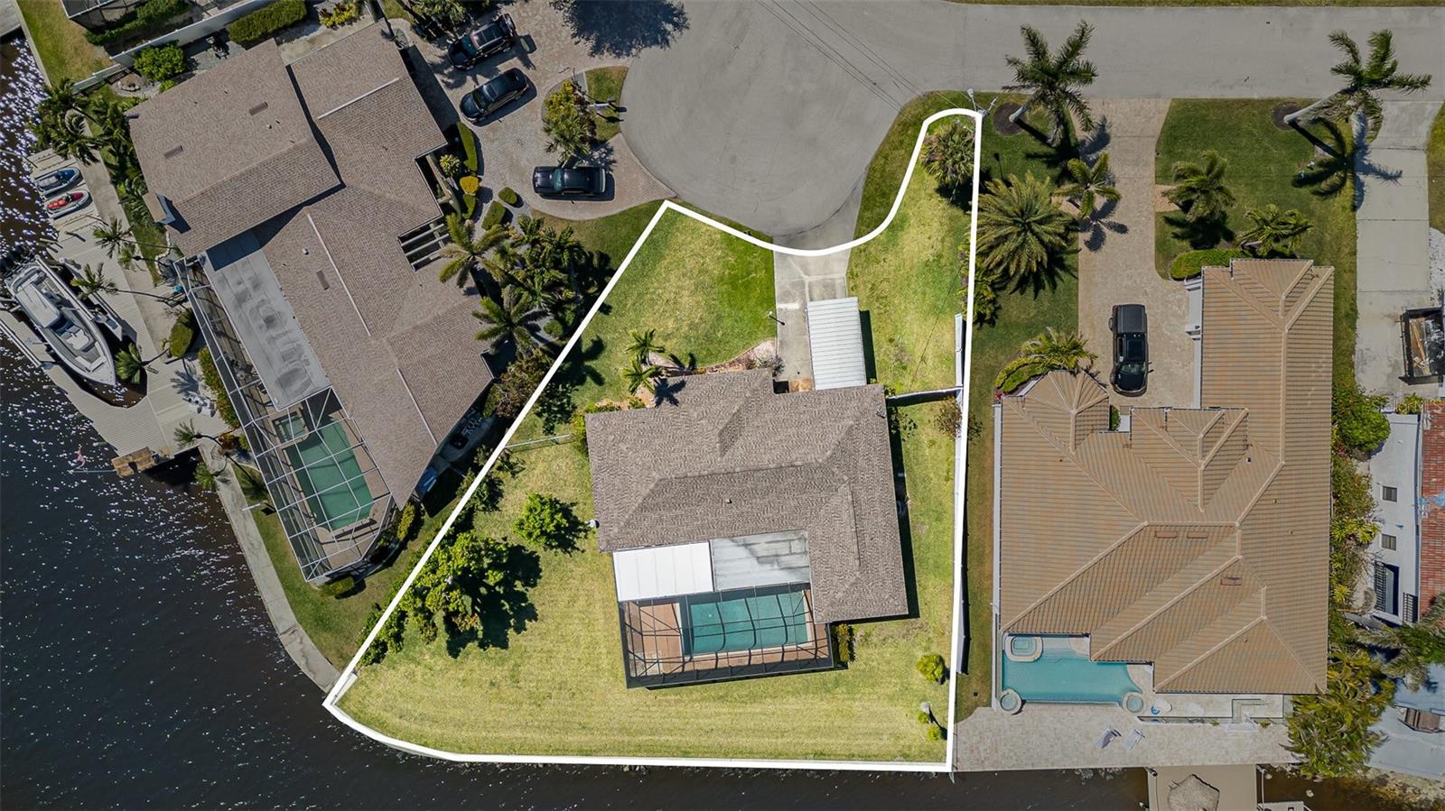 1750 SANDY CIR, CAPE CORAL, FL, 33904