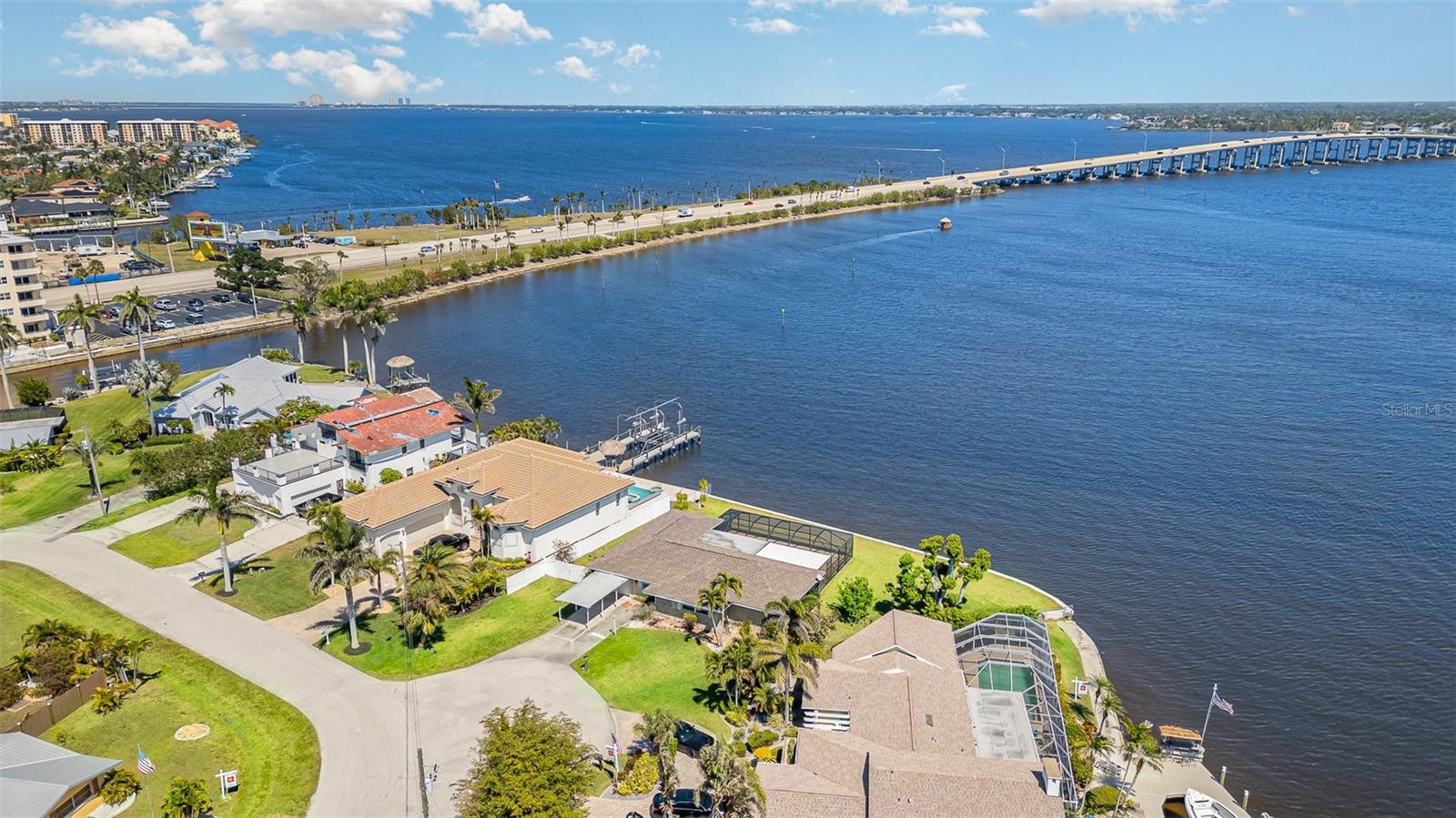 1750 SANDY CIR, CAPE CORAL, FL, 33904