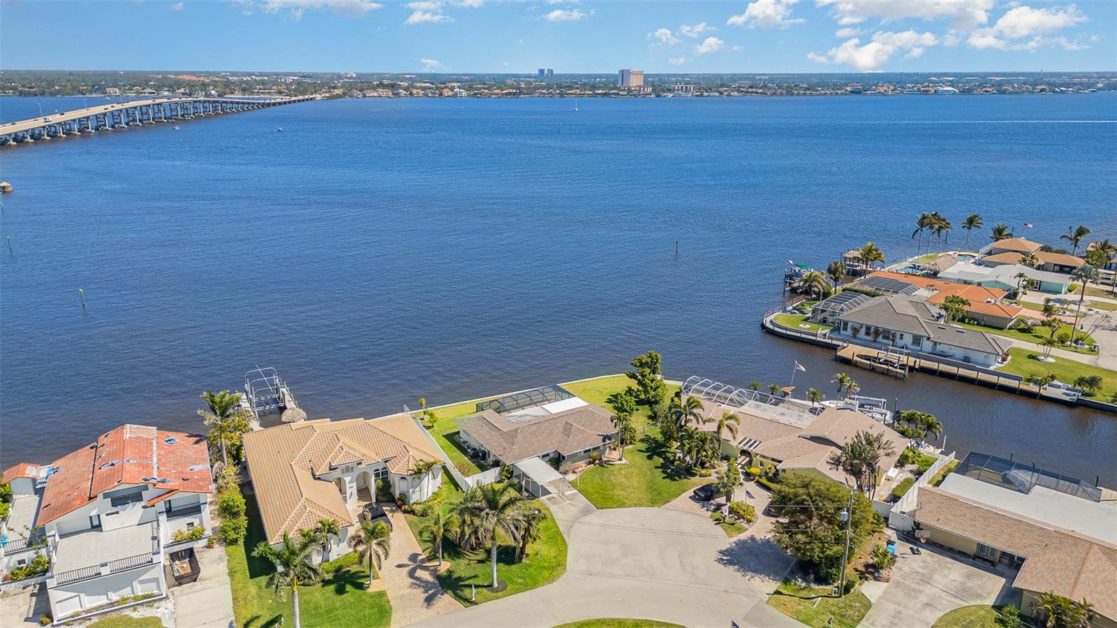 1750 SANDY CIR, CAPE CORAL, FL, 33904