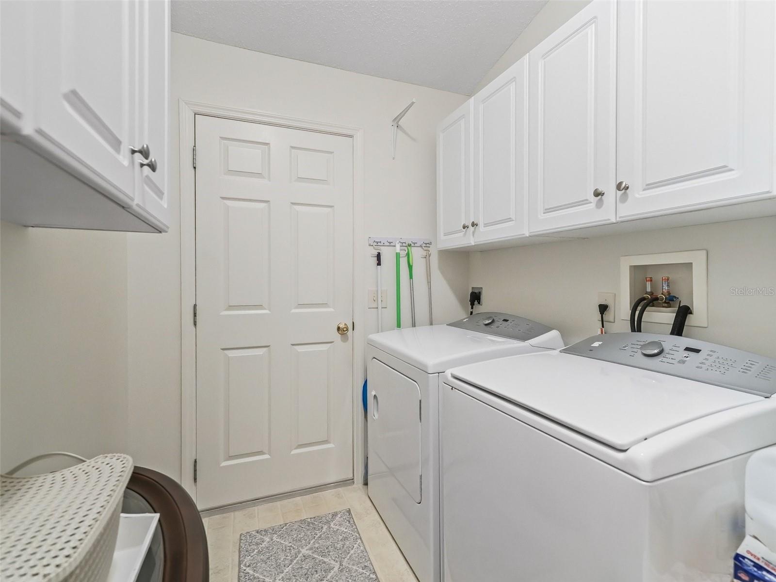1552 BLOSSOM TER, THE VILLAGES, FL, 32162