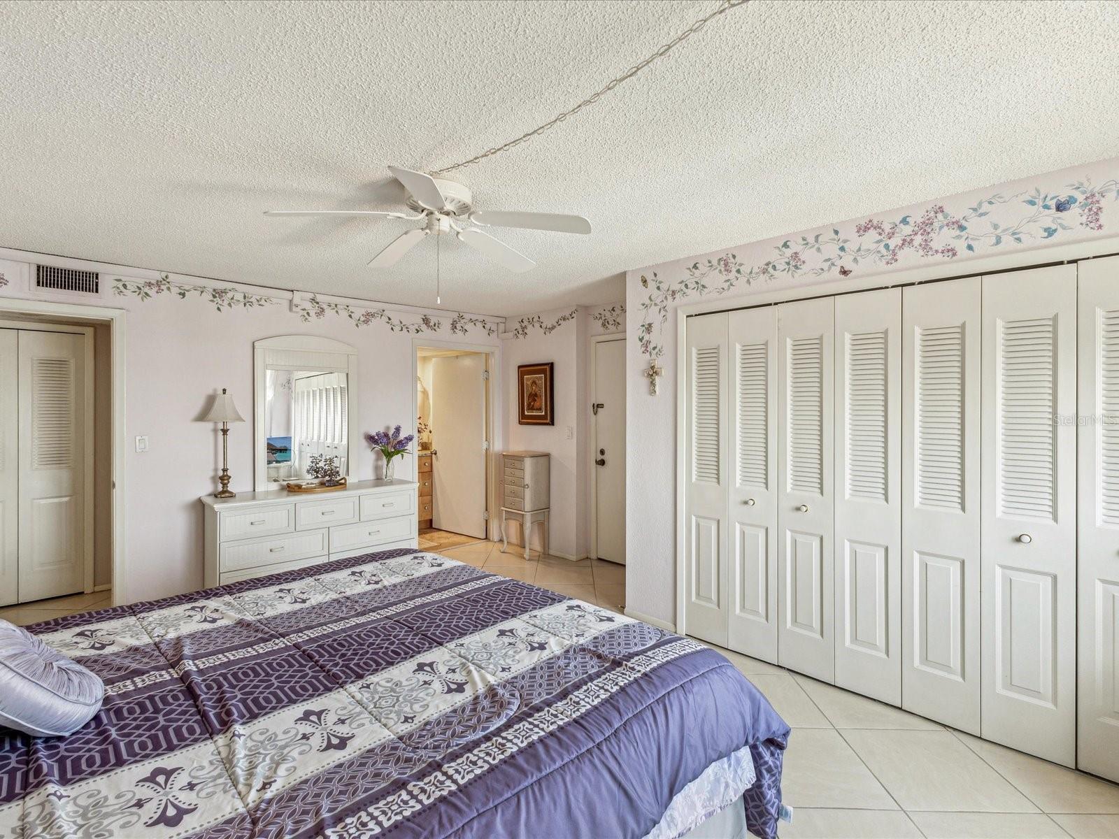 255 DOLPHIN PT #1010, CLEARWATER BEACH, FL, 33767