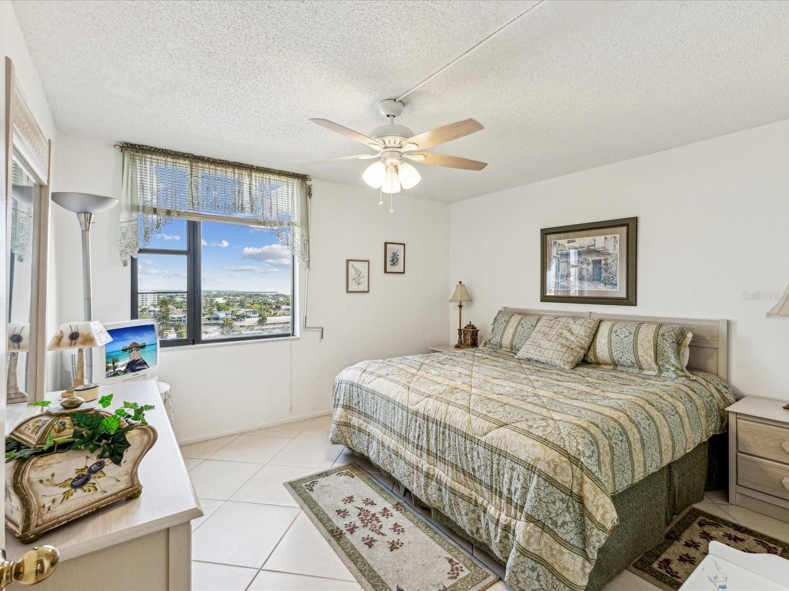 255 DOLPHIN PT #1010, CLEARWATER BEACH, FL, 33767