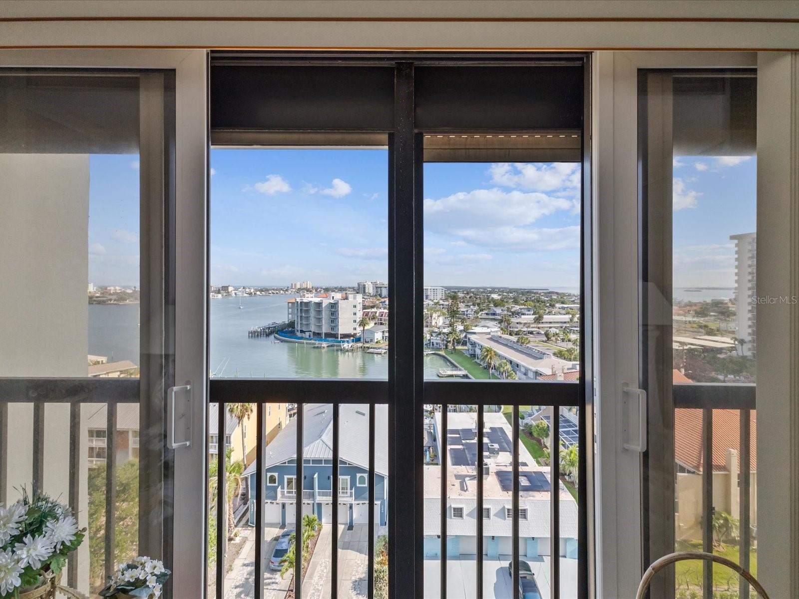 255 DOLPHIN PT #1010, CLEARWATER BEACH, FL, 33767