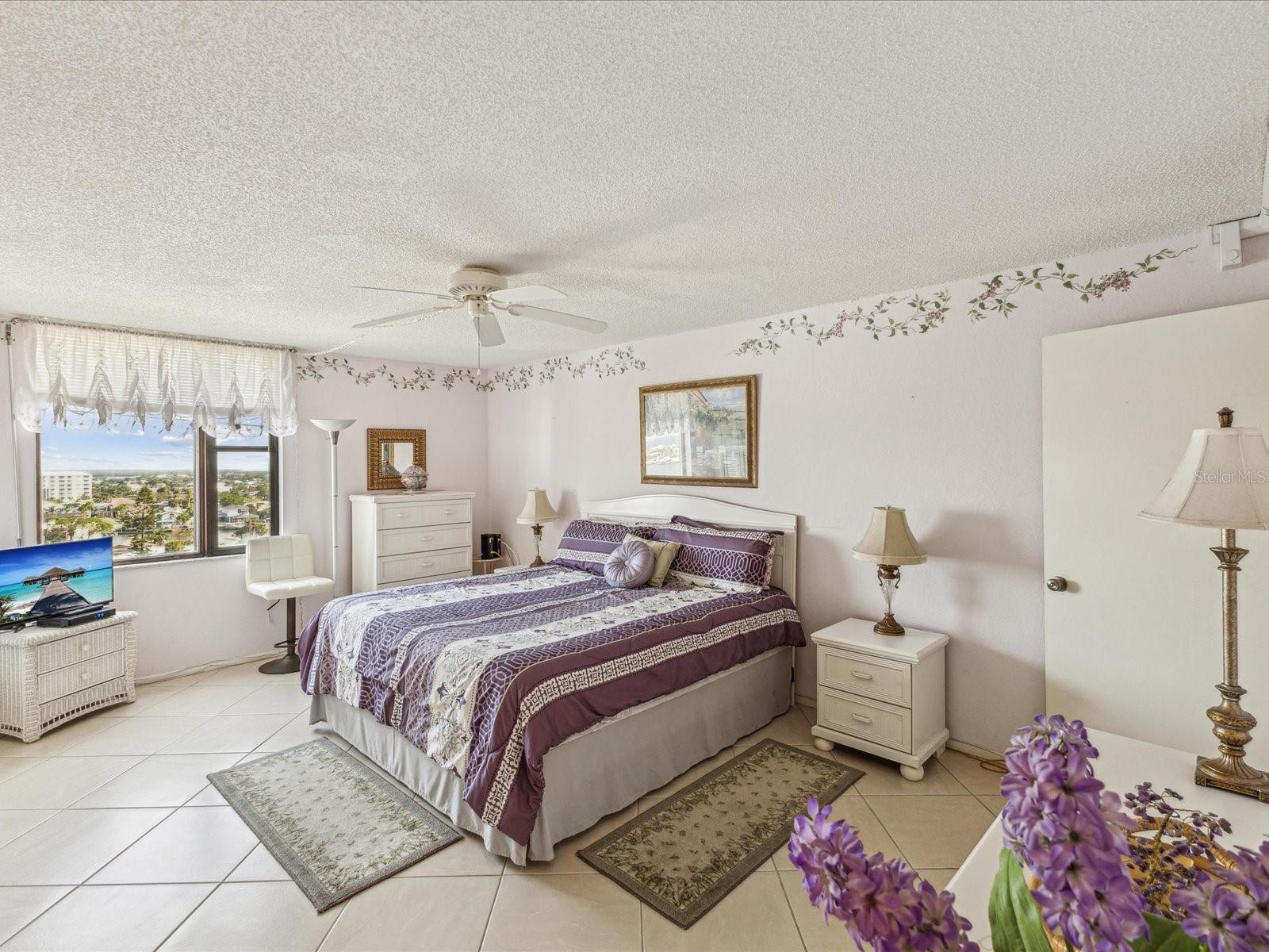 255 DOLPHIN PT #1010, CLEARWATER BEACH, FL, 33767