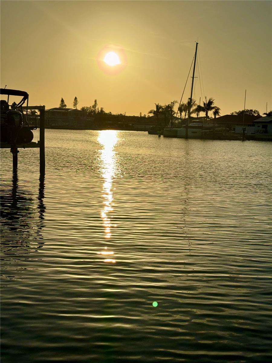 540 115TH AVE, TREASURE ISLAND, FL, 33706