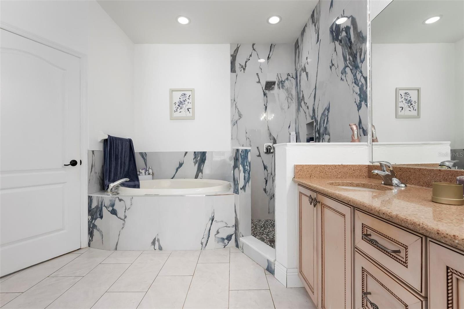 404 GOLDEN HARBOUR TRL, BRADENTON, FL, 34212
