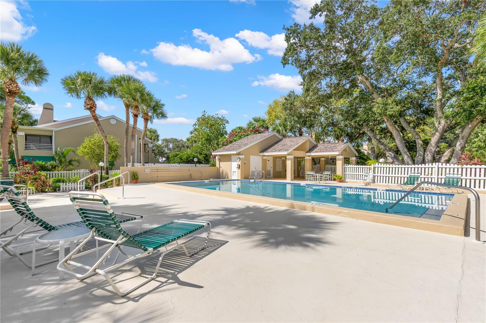 10823 INDIAN HILLS CT #32, SEMINOLE, FL, 33777