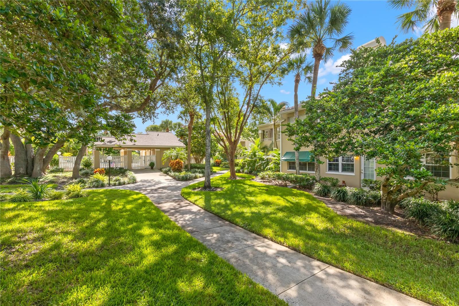 10823 INDIAN HILLS CT #32, SEMINOLE, FL, 33777