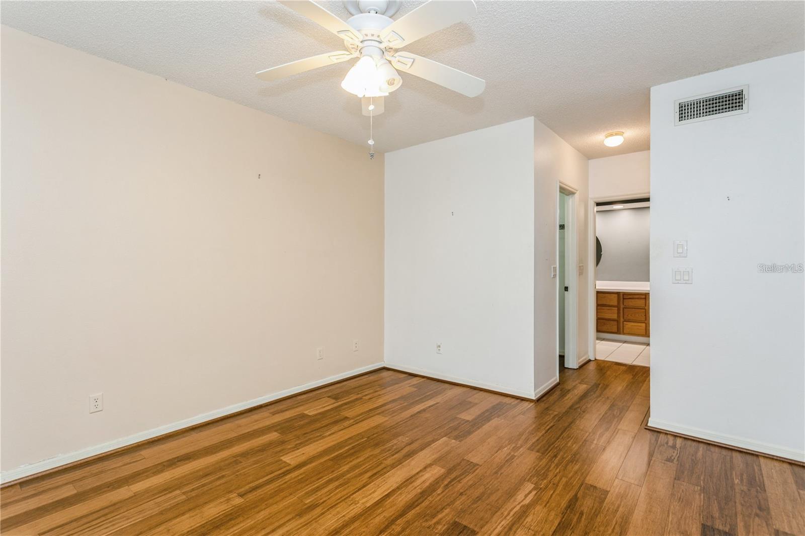 10823 INDIAN HILLS CT #32, SEMINOLE, FL, 33777