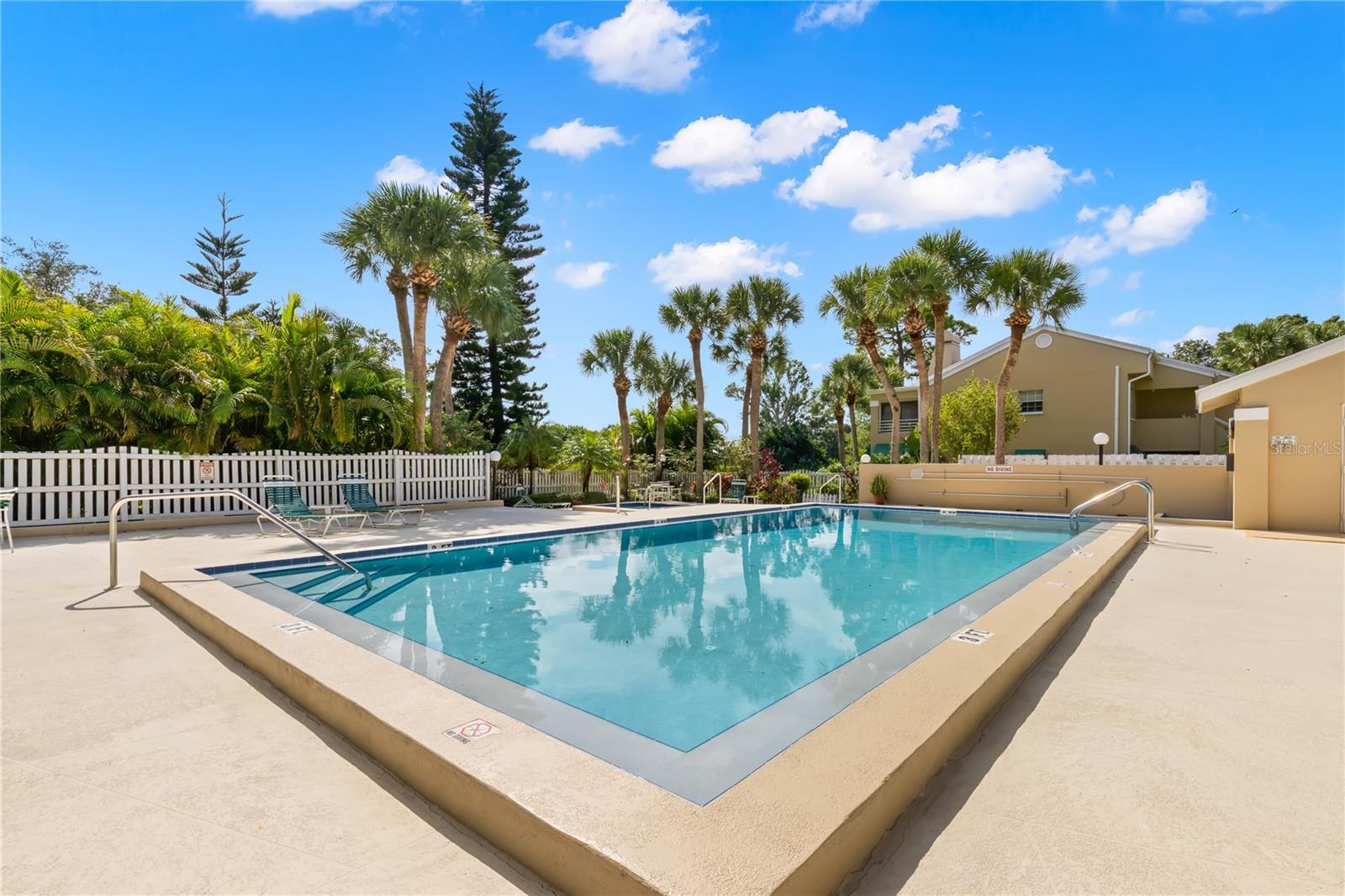 10823 INDIAN HILLS CT #32, SEMINOLE, FL, 33777