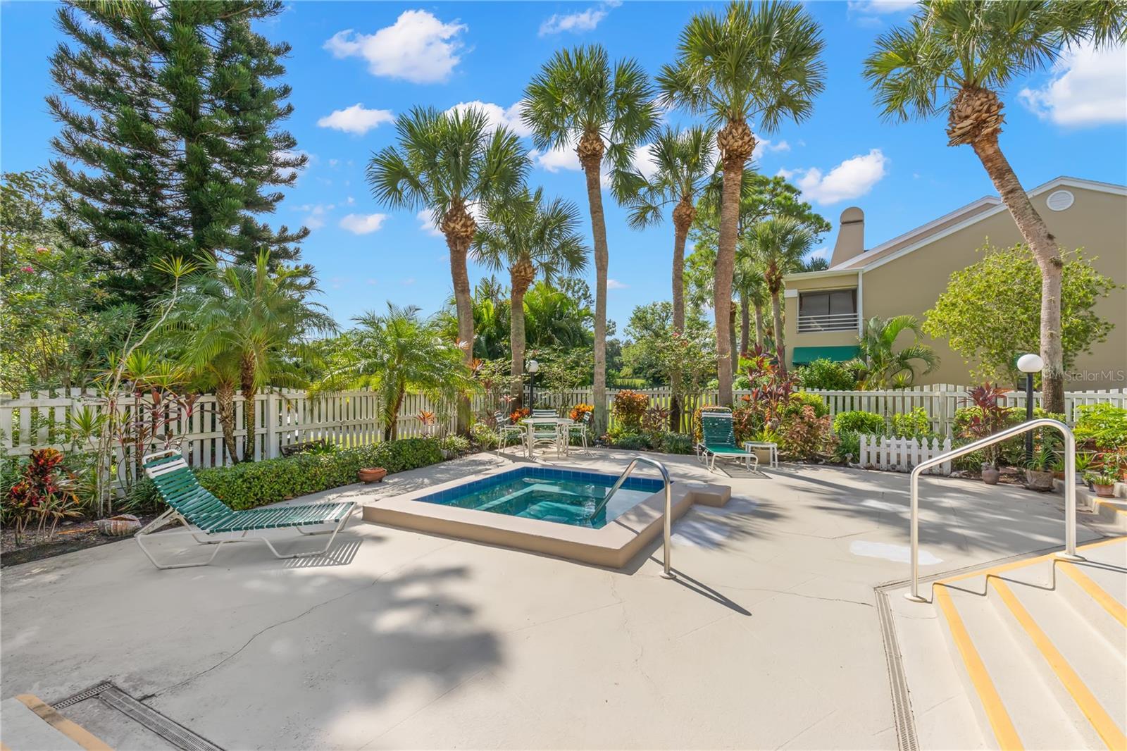 10823 INDIAN HILLS CT #32, SEMINOLE, FL, 33777