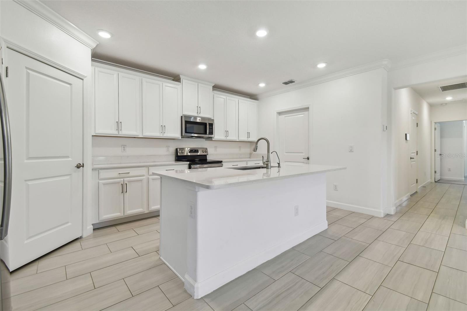 16710 SHELL BAY DR, LAND O LAKES, FL, 34638