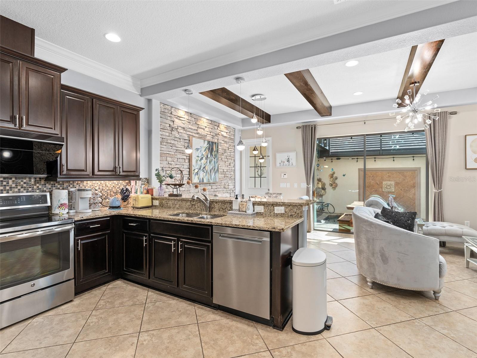 10765 VILLAGE LAKE RD, WINDERMERE, FL, 34786