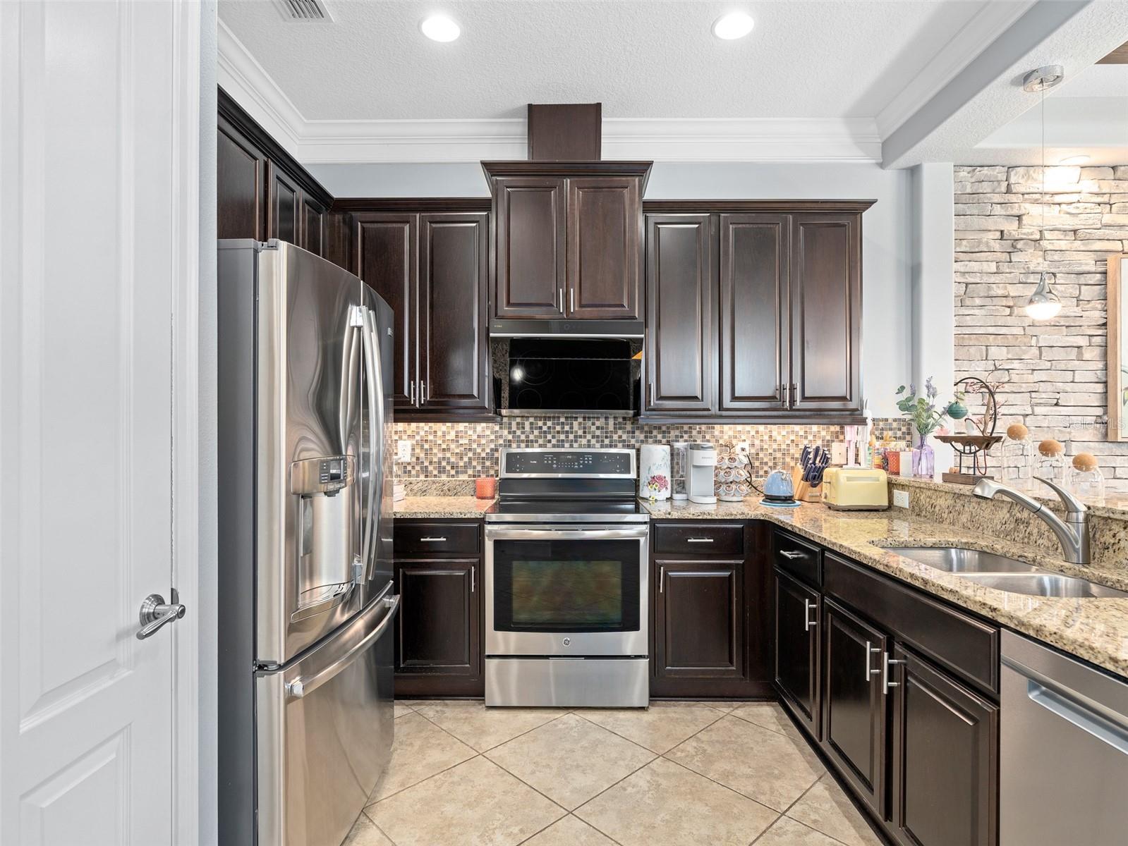 10765 VILLAGE LAKE RD, WINDERMERE, FL, 34786