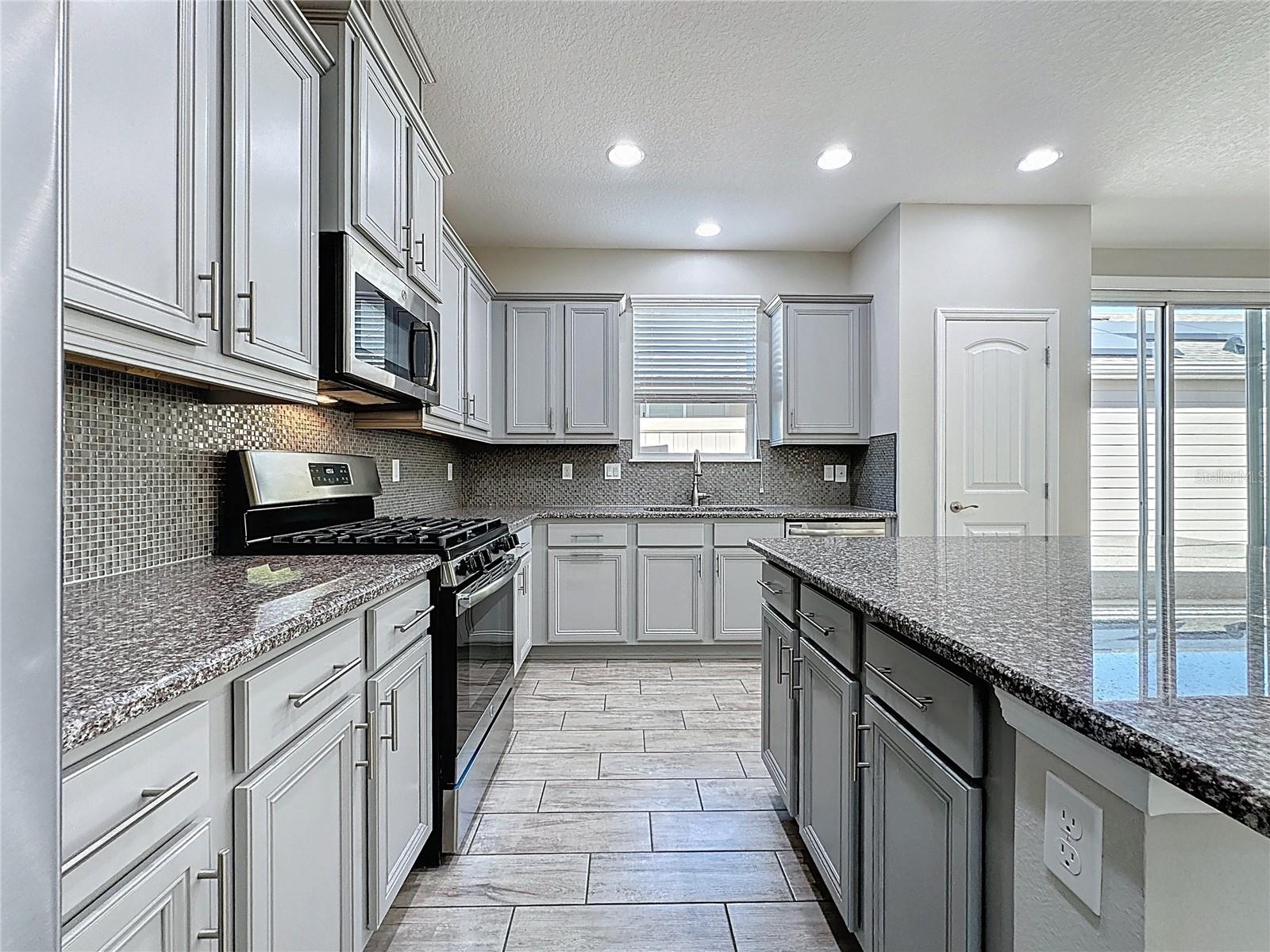 329 ALCOVE DR, GROVELAND, FL, 34736