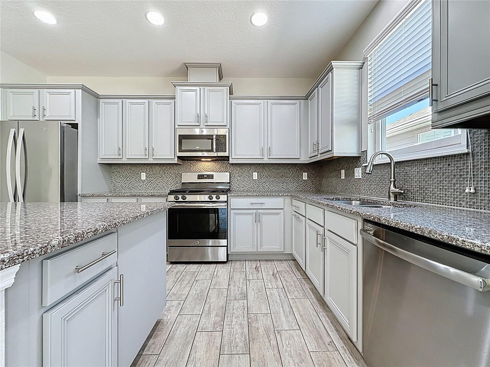 329 ALCOVE DR, GROVELAND, FL, 34736
