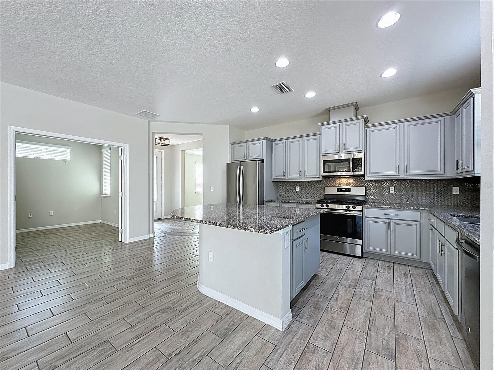 329 ALCOVE DR, GROVELAND, FL, 34736