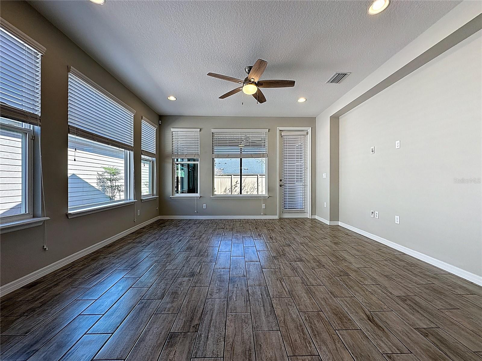 329 ALCOVE DR, GROVELAND, FL, 34736