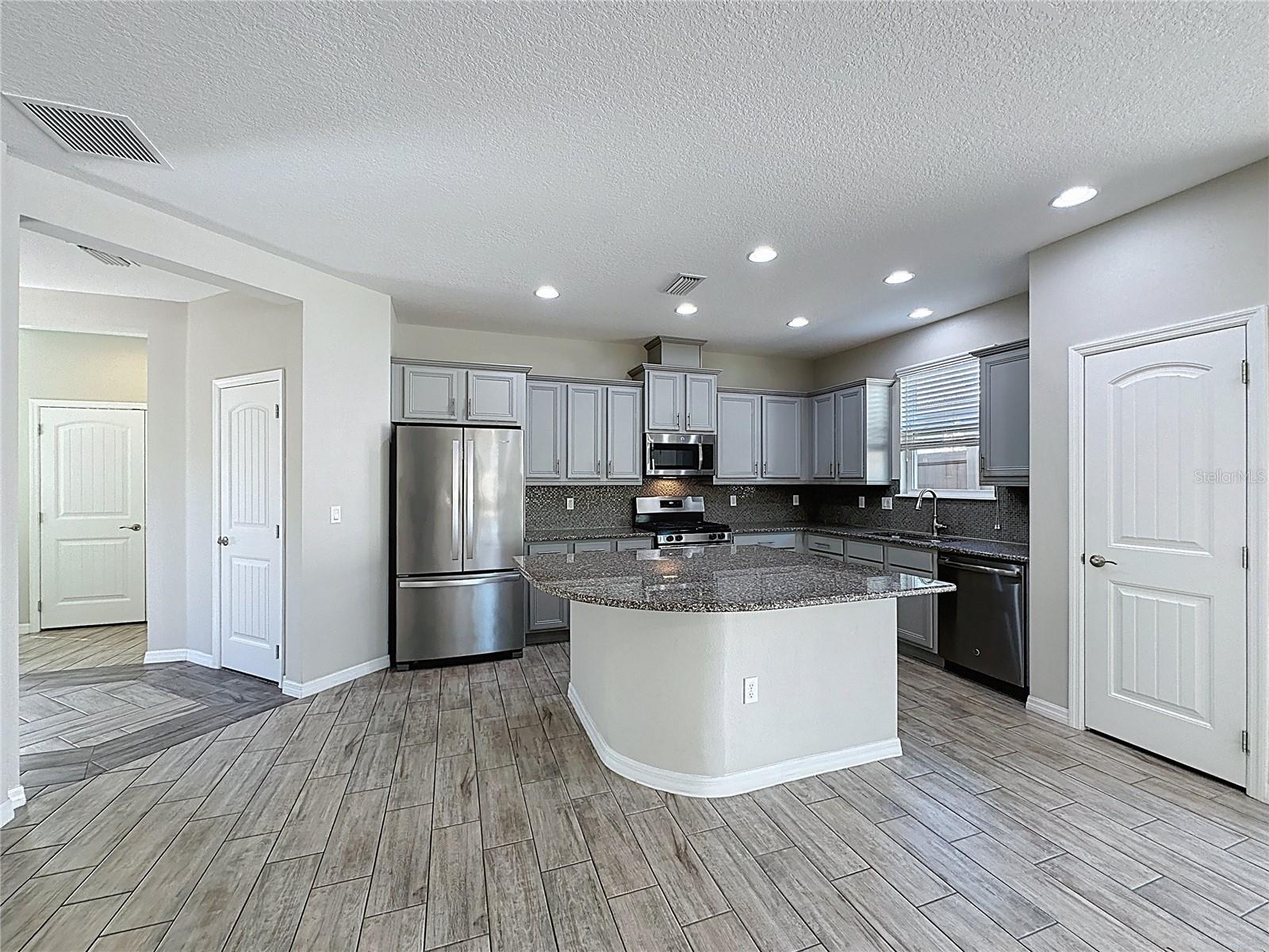 329 ALCOVE DR, GROVELAND, FL, 34736