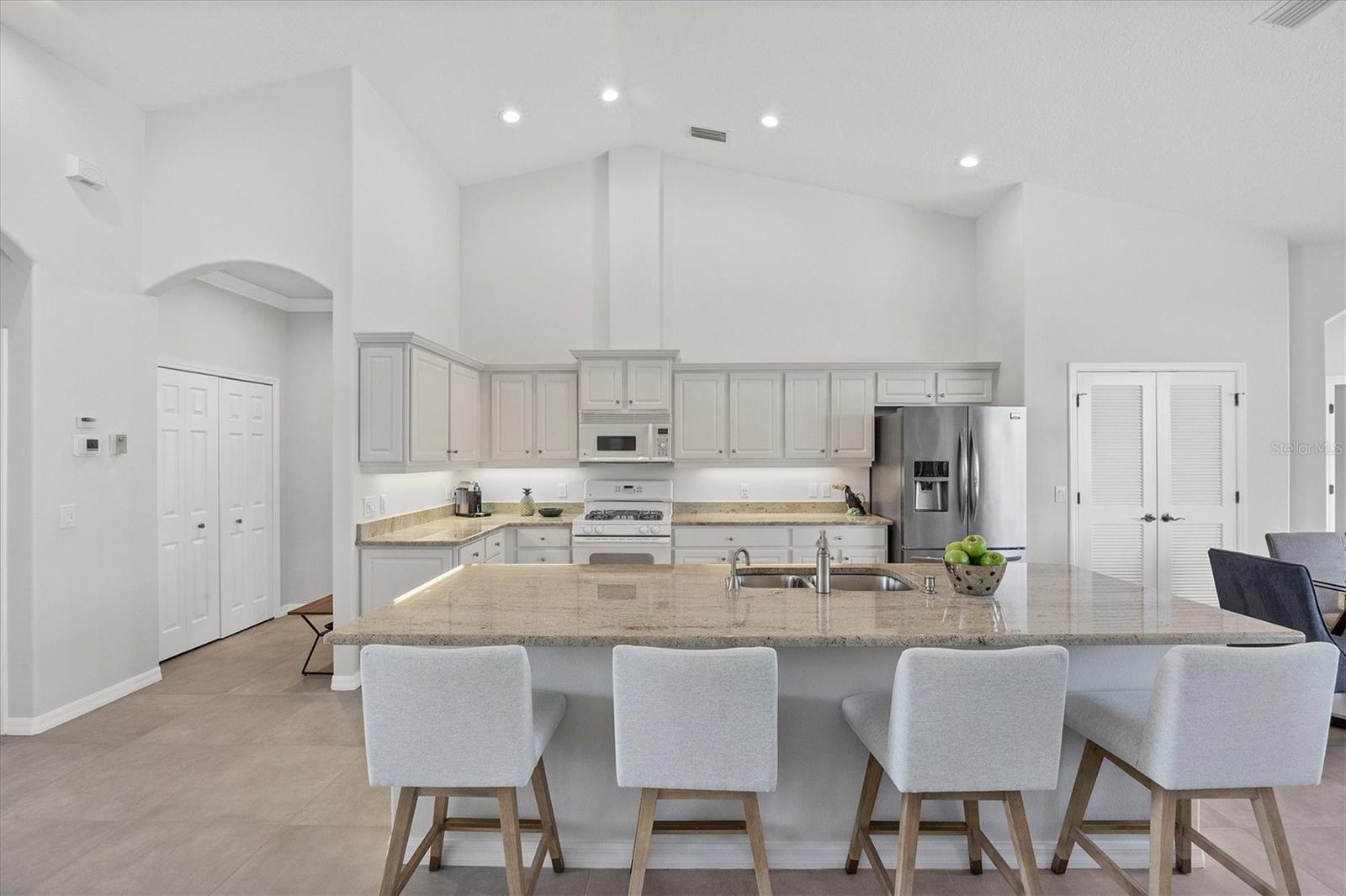 7905 DRAYTON CIR, BRADENTON, FL, 34201