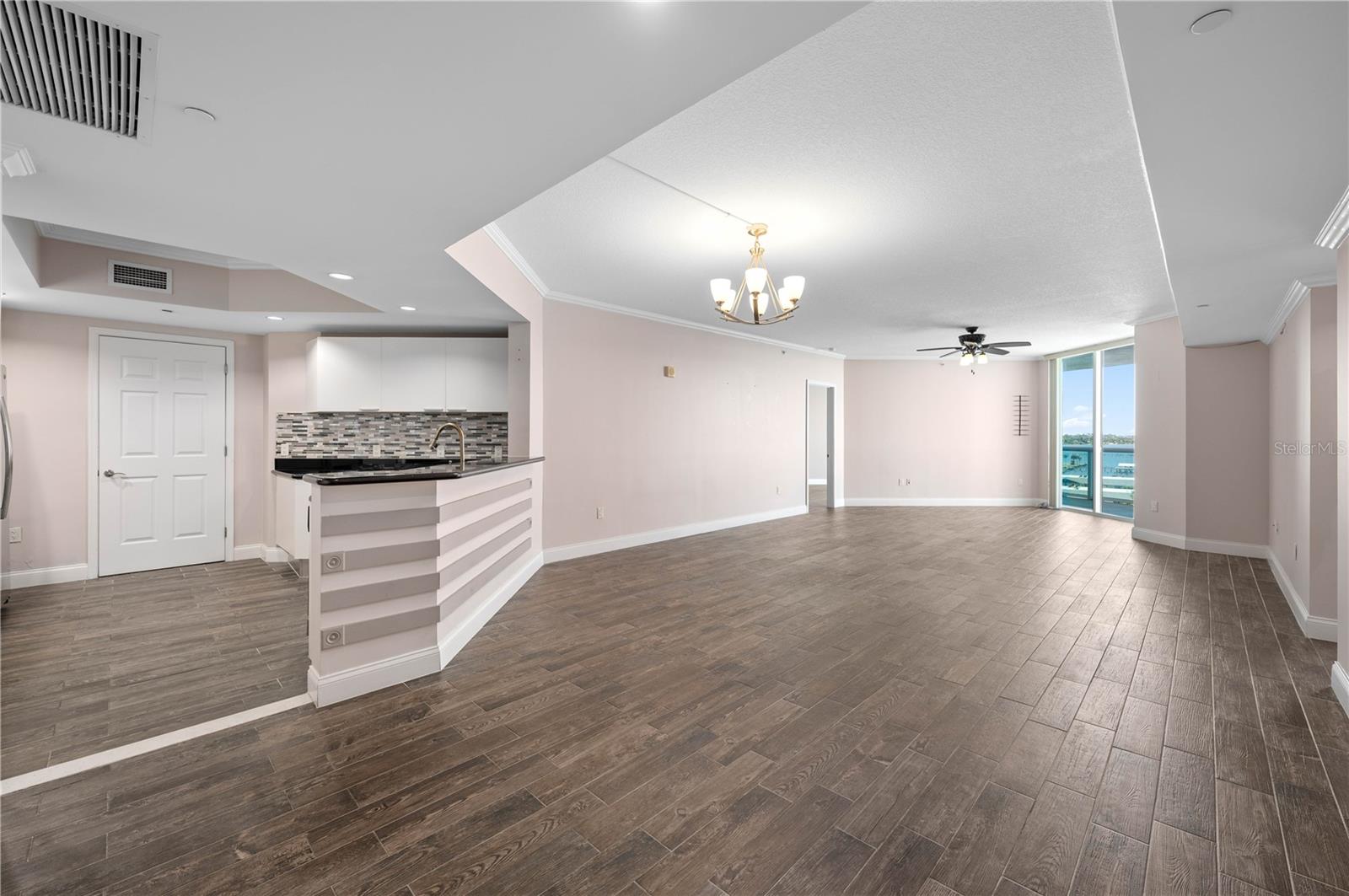 241 RIVERSIDE DR #704, HOLLY HILL, FL, 32117