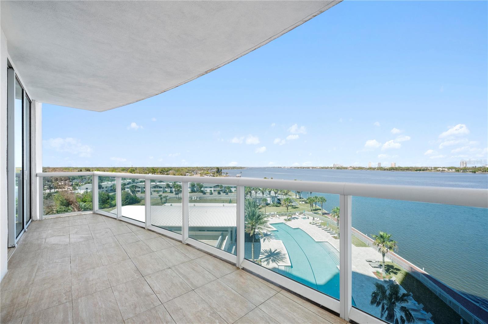 241 RIVERSIDE DR #704, HOLLY HILL, FL, 32117